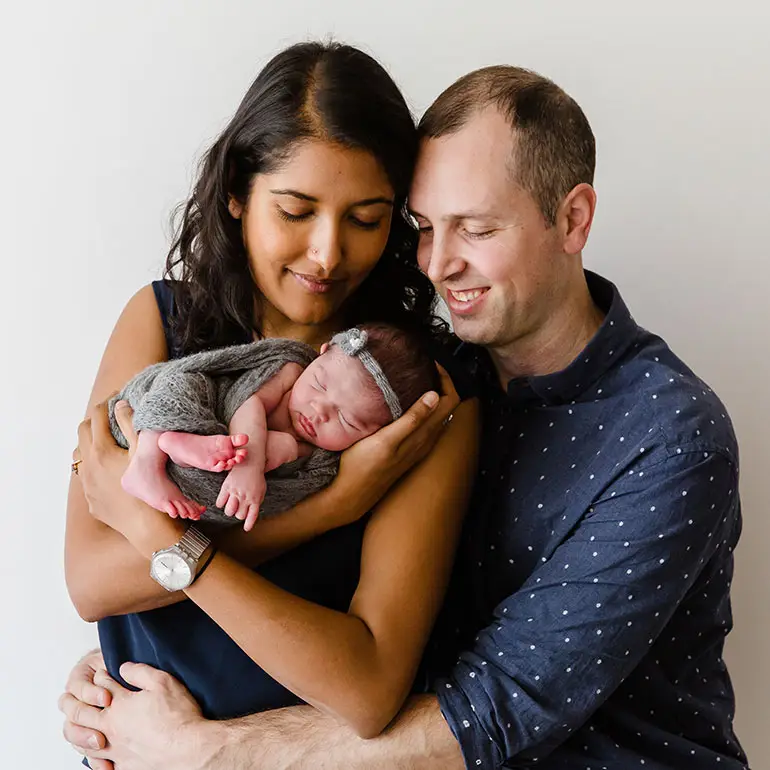 Navy for newborn family photos - ideas for newborn photoshoot.